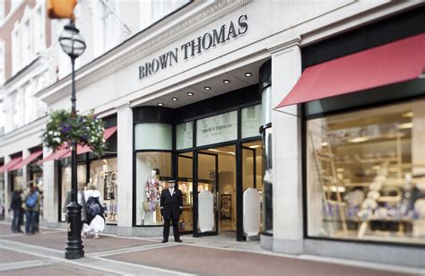 Brown Thomas .